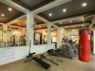 O2 Wellness Club Hotel Pune Bagian luar foto